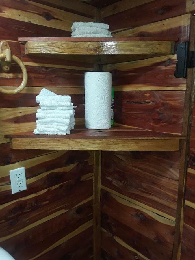 Amish Made Cedar Cabin With A Loft On A Buffalo Farm Close To The Buffalo River Marshall Luaran gambar